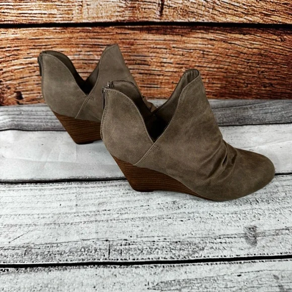 Report Taupe Wedge Ankle Boots - Picture 3 of 8